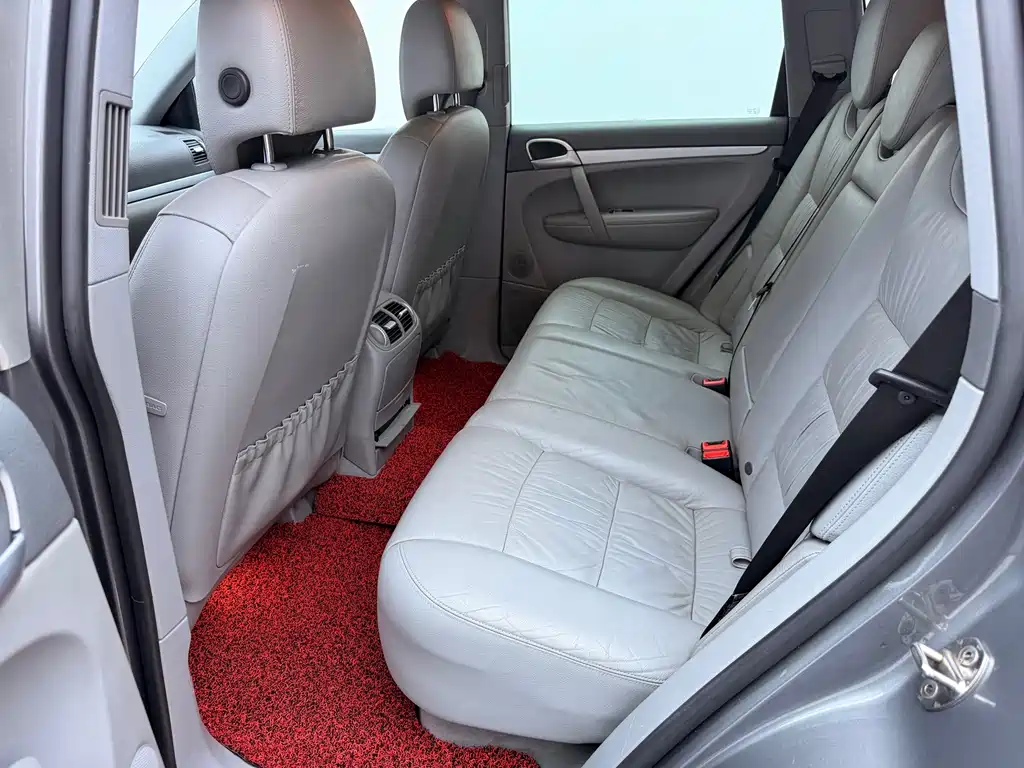 Porsche Cayenne — миниатюра 15