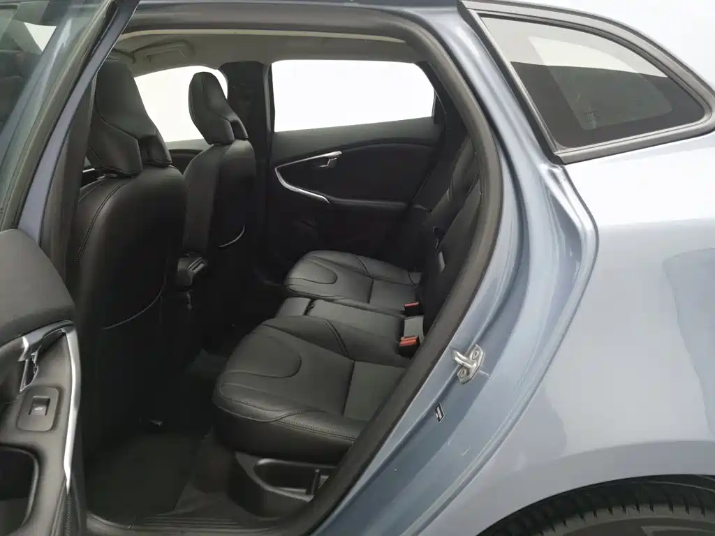 Volvo V40 — миниатюра 15