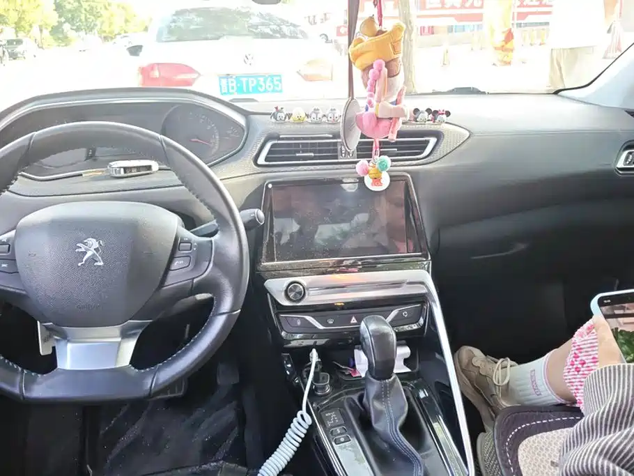Peugeot 308 — миниатюра 12