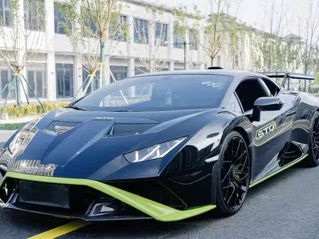 LAMBORGHINI HURACÁN