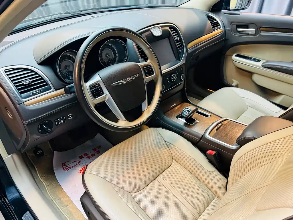 Chrysler 300C 2013 3.6L