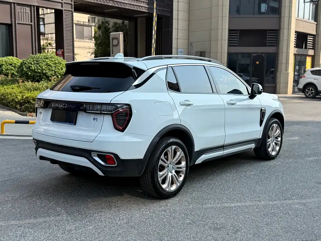 Lynk & Co 01 — миниатюра 9