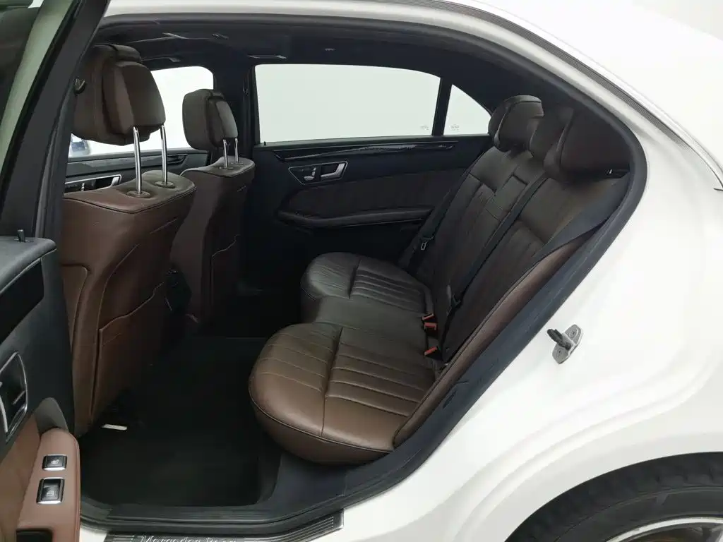Mercedes-Benz E-Class — миниатюра 15