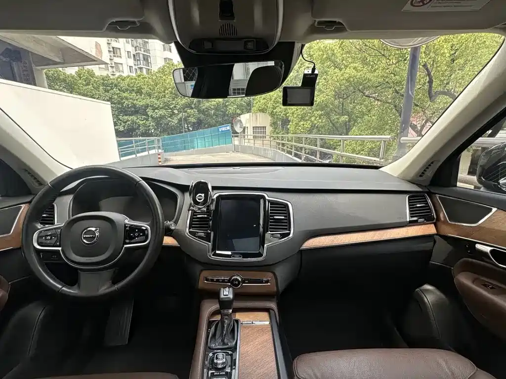 Volvo XC90 — миниатюра 5