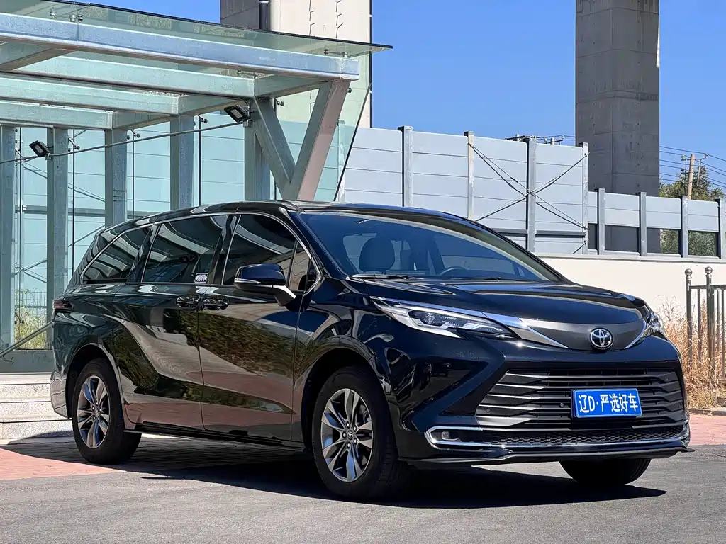 Toyota Sienna — миниатюра 3