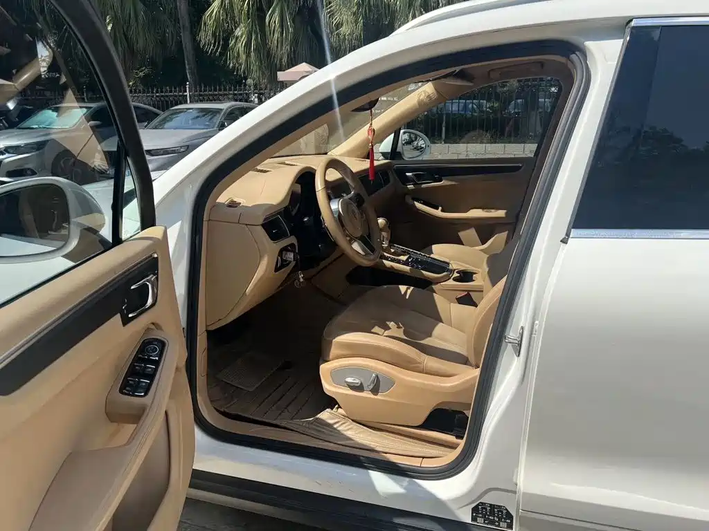 Porsche Macan — миниатюра 4