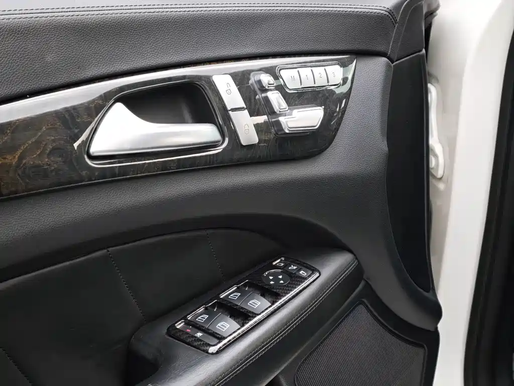 Mercedes-Benz CLS A MG 2012 AMG CLS 63