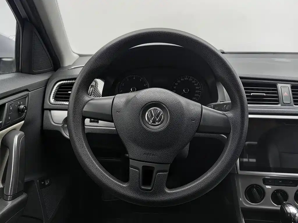 Volkswagen Lavida — миниатюра 11