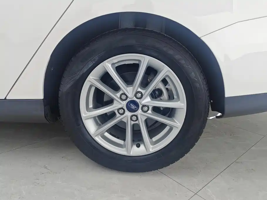 Ford Focus — миниатюра 6