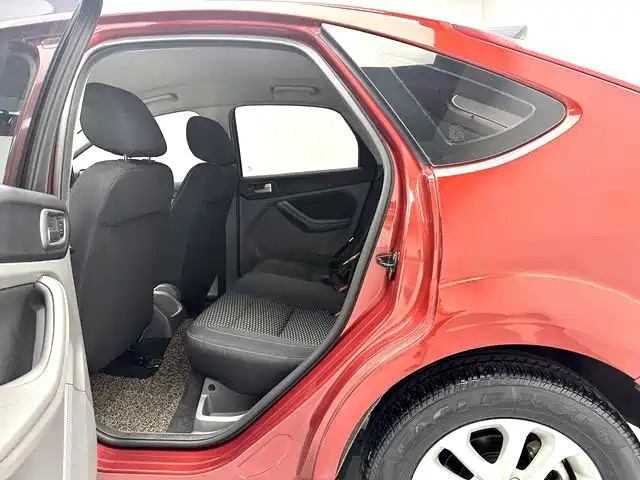 Ford Focus — миниатюра 6