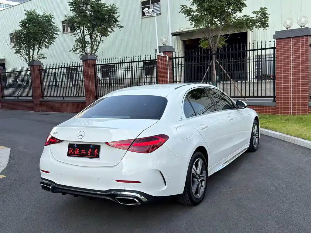 Mercedes-Benz C-Class — миниатюра 7