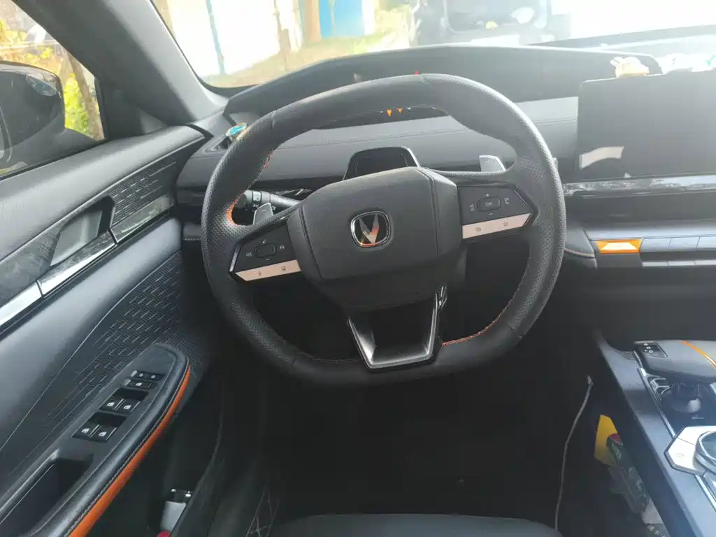 Changan UNI-V — миниатюра 3