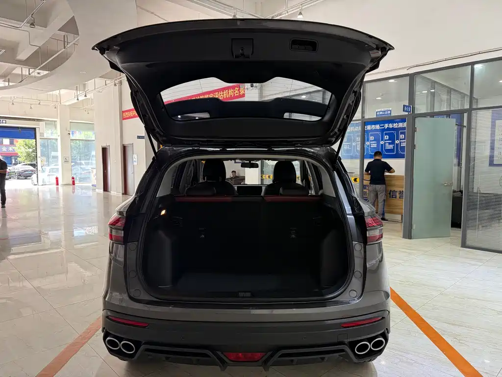 Geely Binyue — миниатюра 8