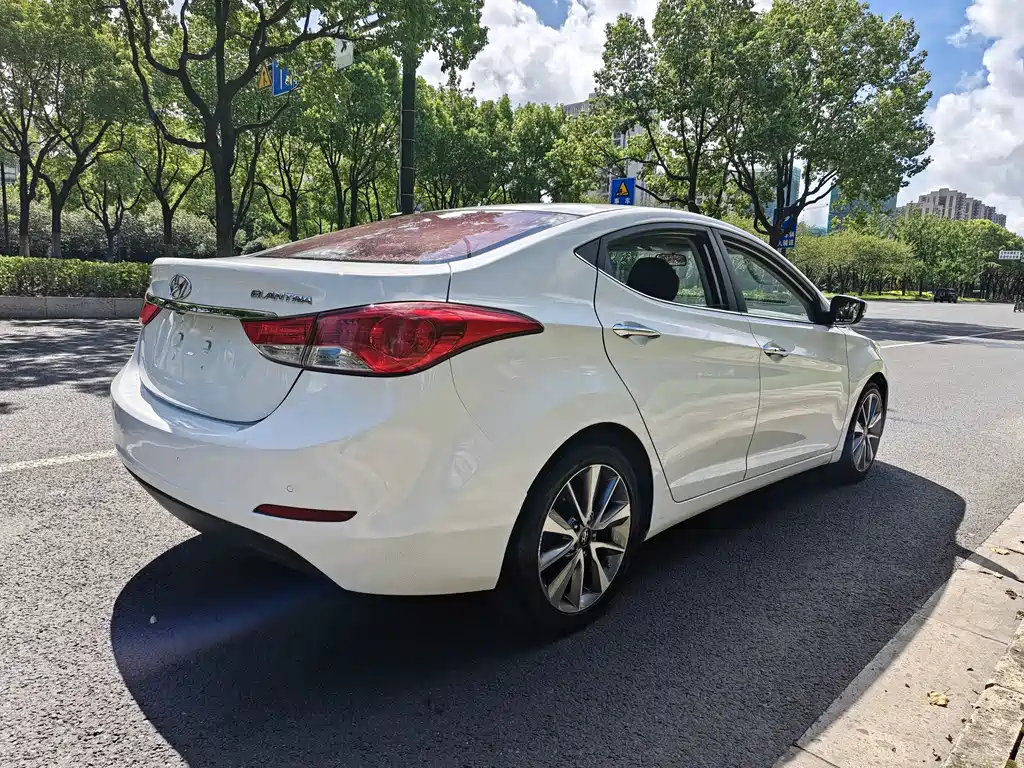 Hyundai Elantra Langdong — миниатюра 5