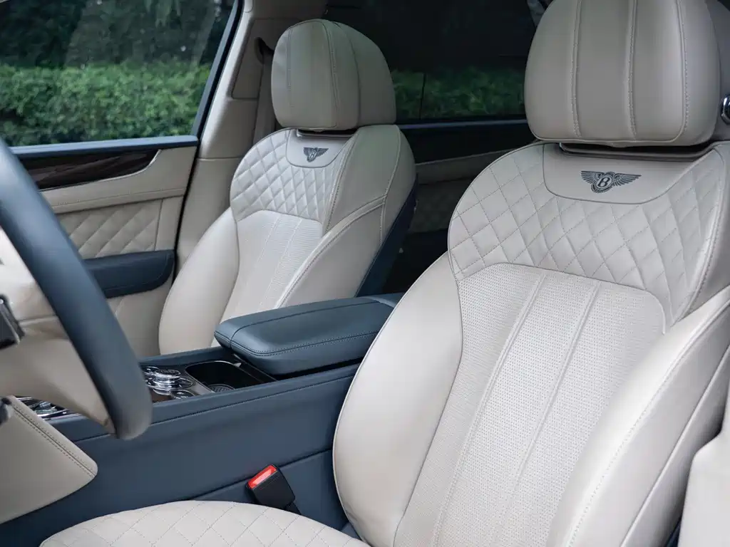 Bentley Bentayga — миниатюра 7