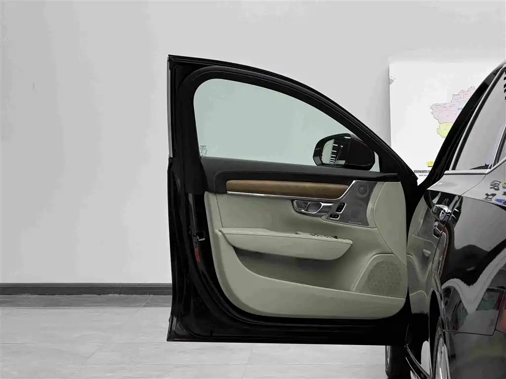 Volvo S90 2019 T8 E 3 мест V