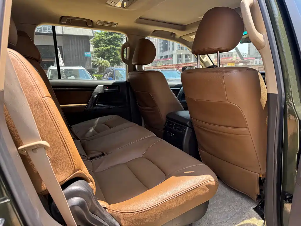 Toyota Land Cruiser — миниатюра 8