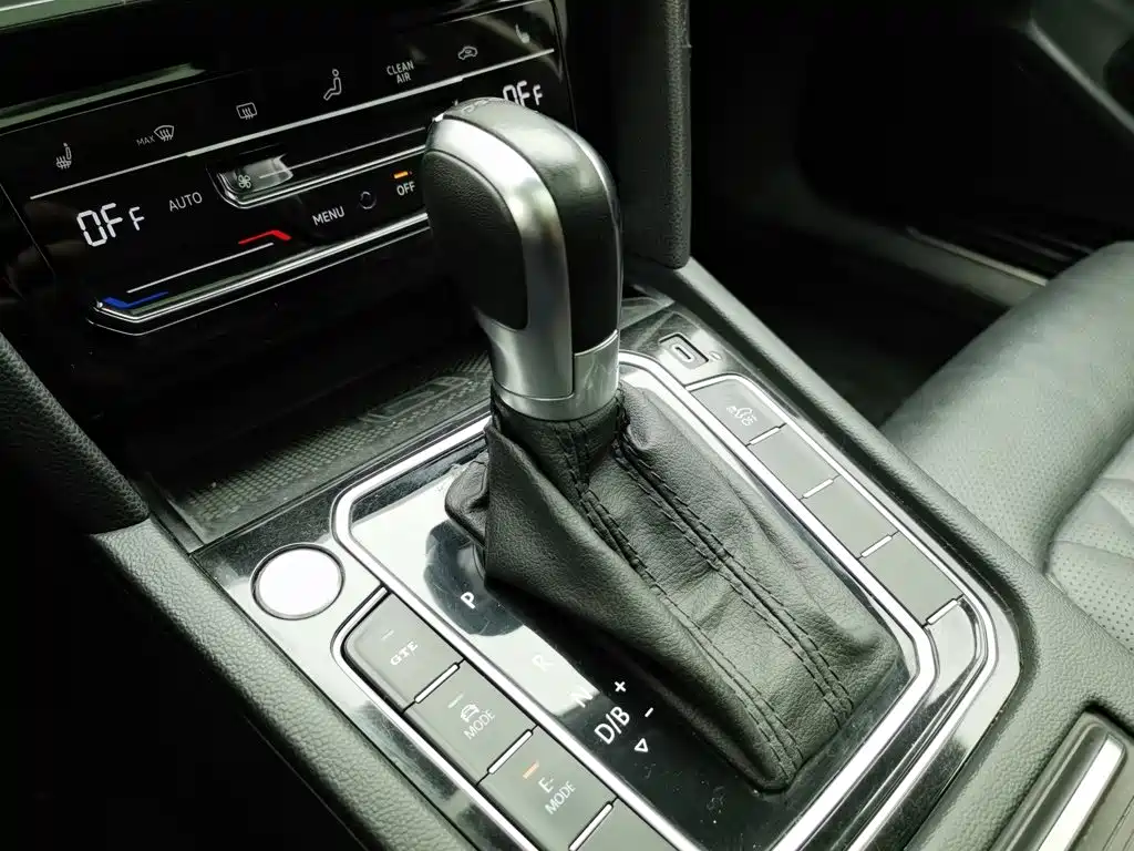 Volkswagen Magotan PHEV — миниатюра 13
