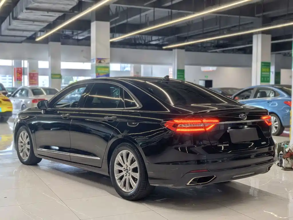 Ford Taurus — миниатюра 6