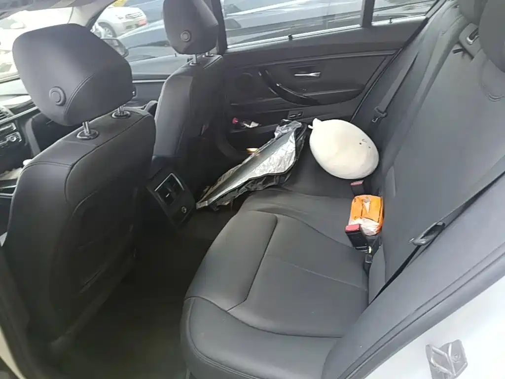 BMW 3 Series — миниатюра 17