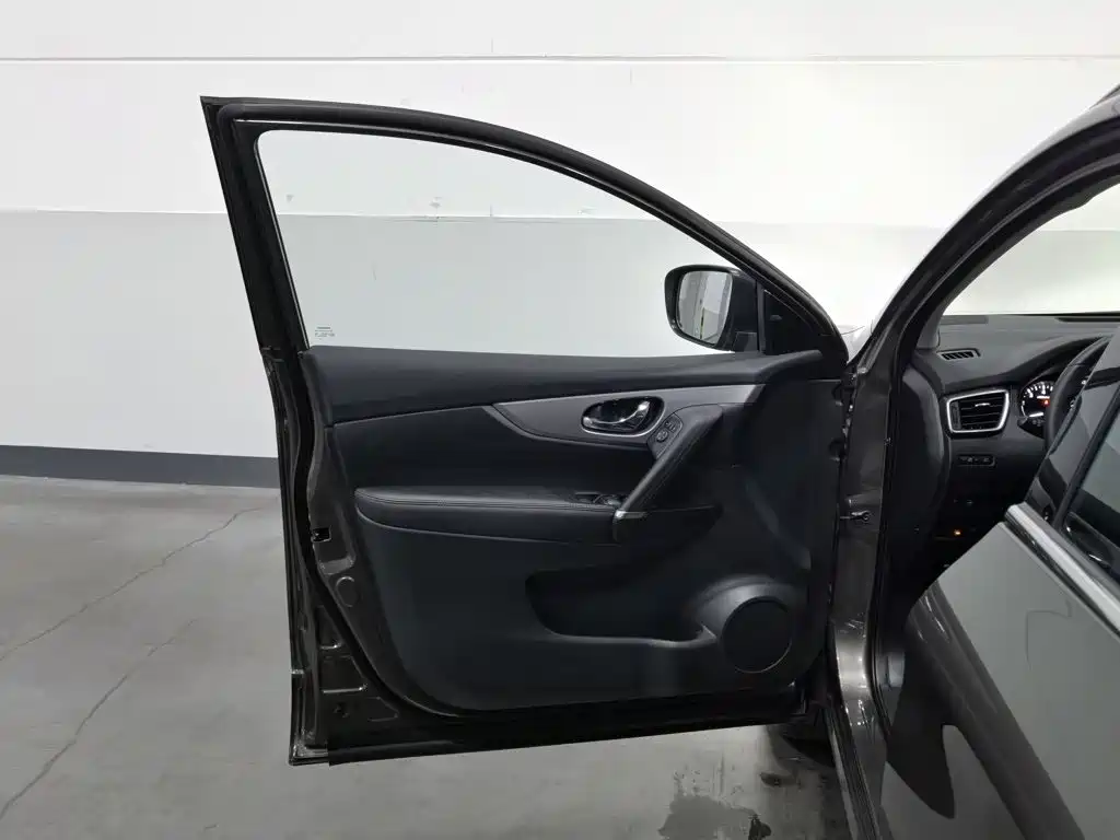 Nissan Qashqai — миниатюра 8