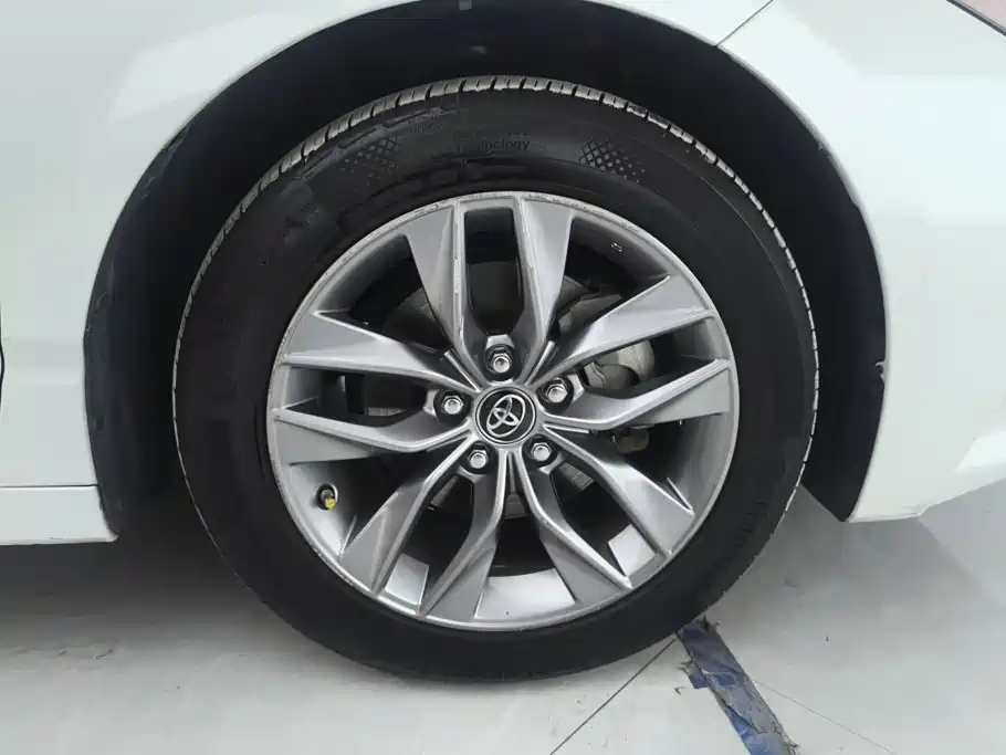 Toyota Avalon — миниатюра 6