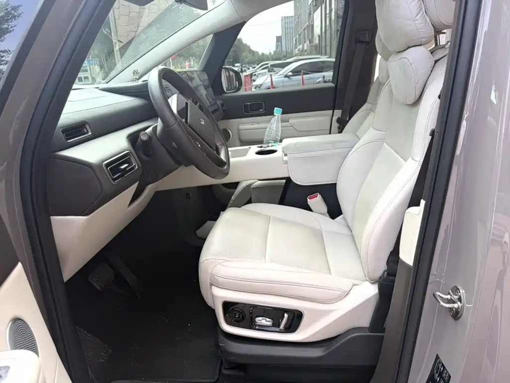 Li Auto Li MEGA — миниатюра 21