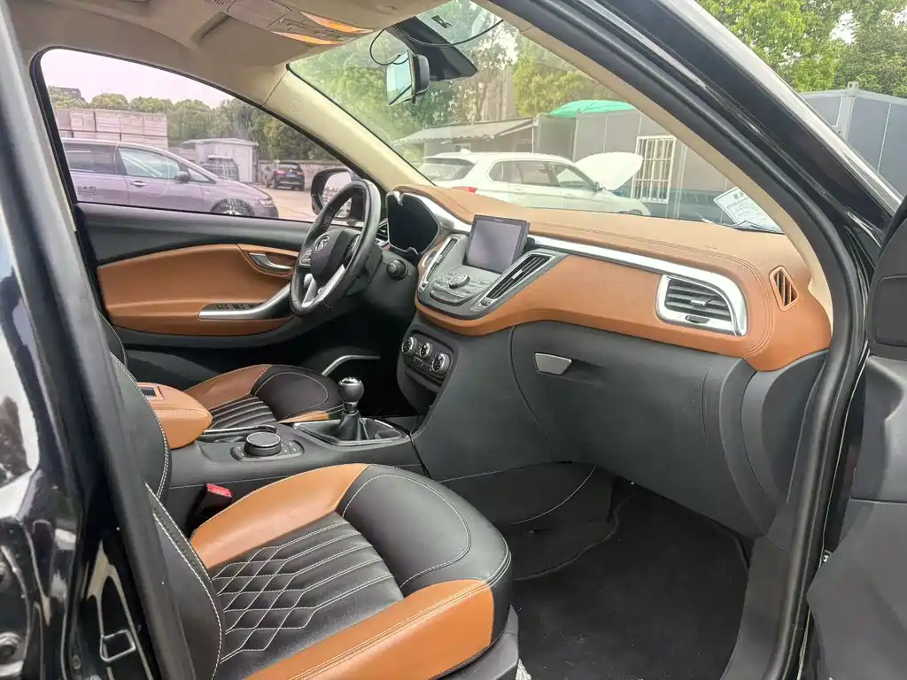 Soueast DX7 2018 1.5T MT Luxury