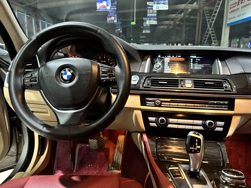 BMW 5 Series — миниатюра 13