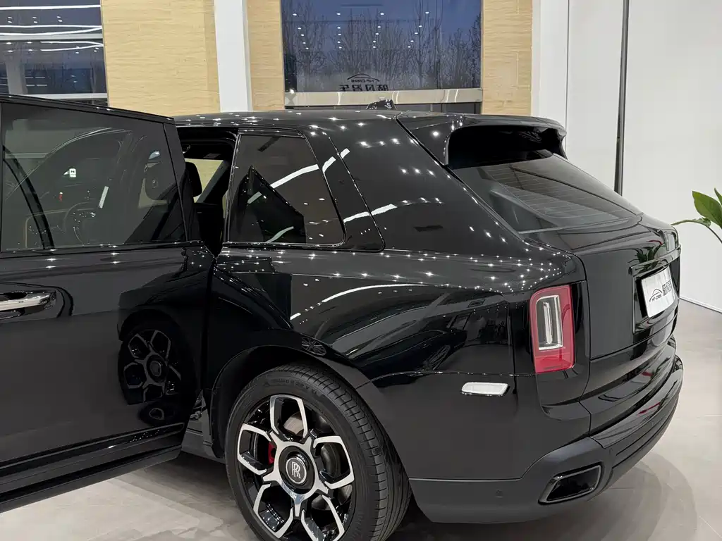 ROLLS-ROYCE CULLINAN