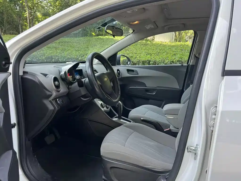Chevrolet Aveo 2013 1.4L AT