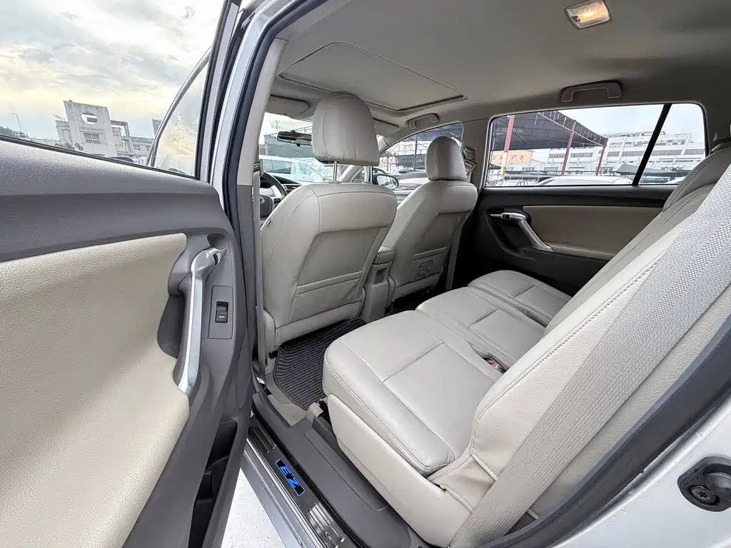 Toyota Verso — миниатюра 8
