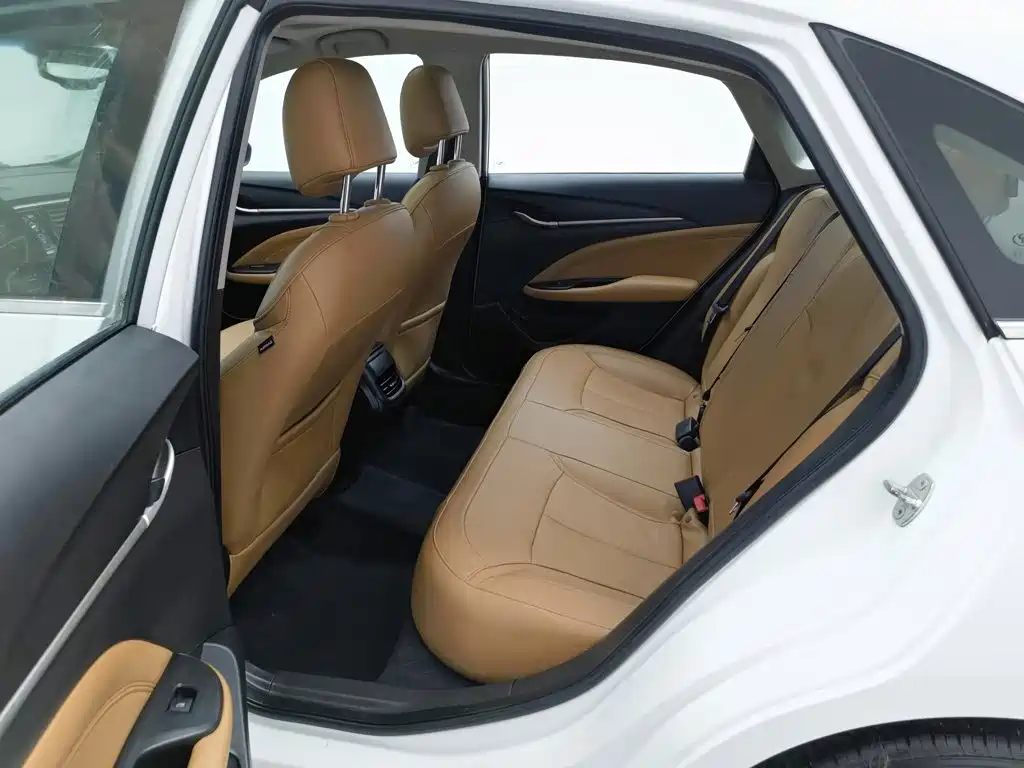 Buick Excelle — миниатюра 15