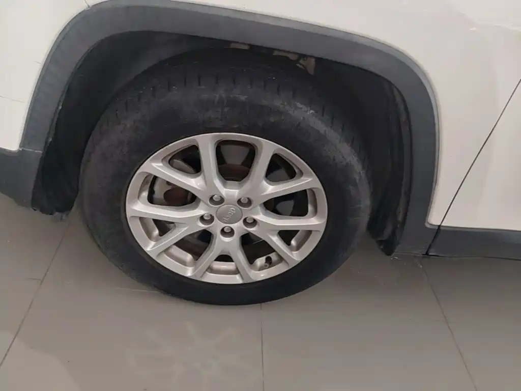 Jeep Cherokee — миниатюра 23