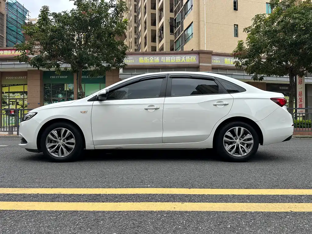 Buick Excelle — миниатюра 7