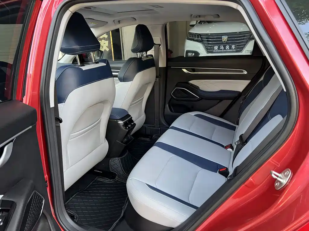 Geely Emgrand 2022 4 1.5L CVT Luxury