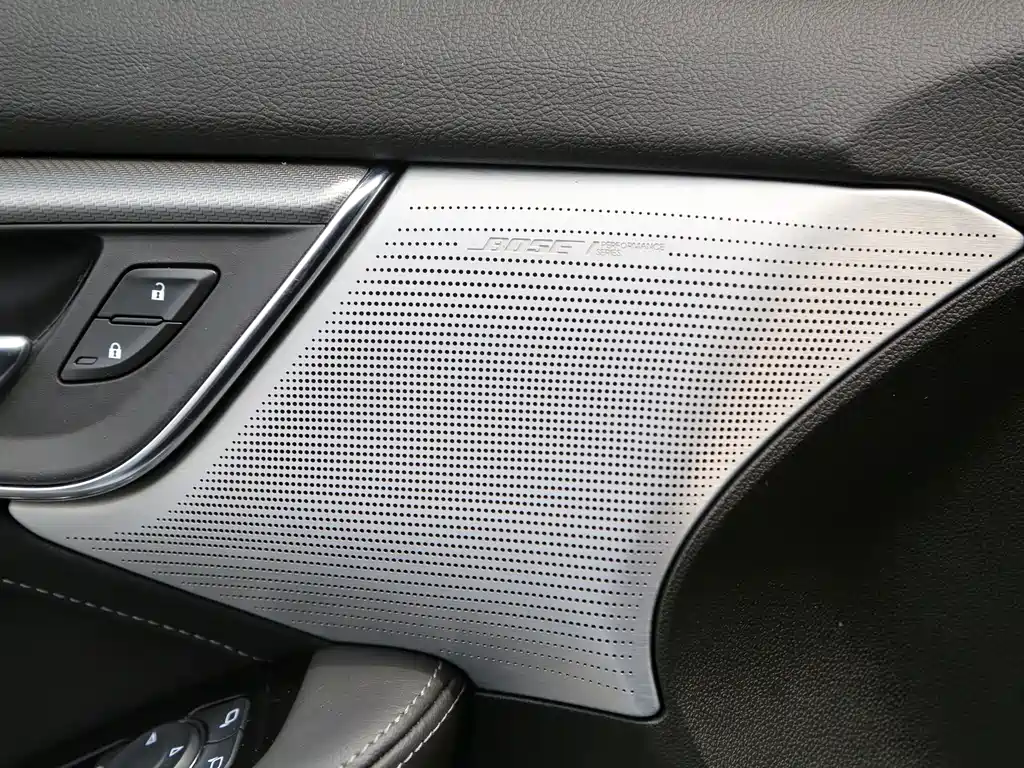 Cadillac CT5 — миниатюра 9