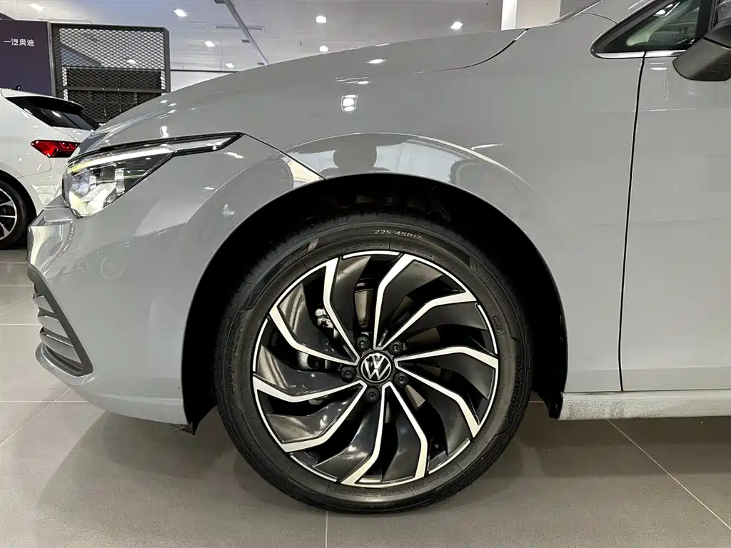 Volkswagen Golf — миниатюра 32