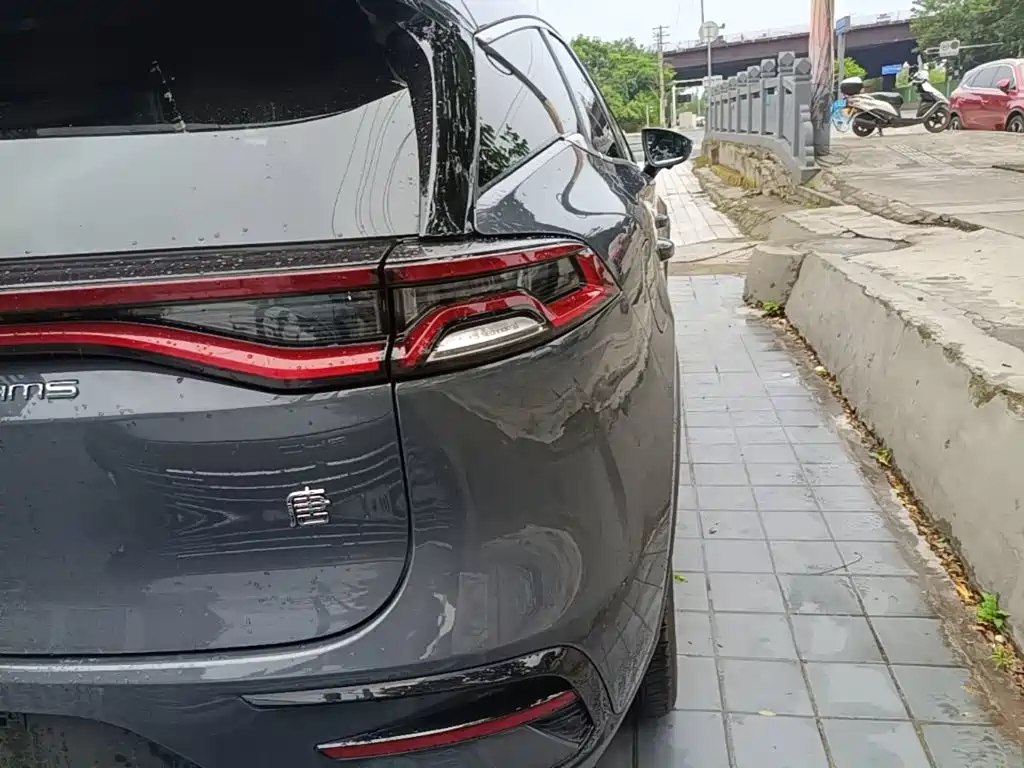 BYD Tang 2023 DM-i Champion 112KM Premium