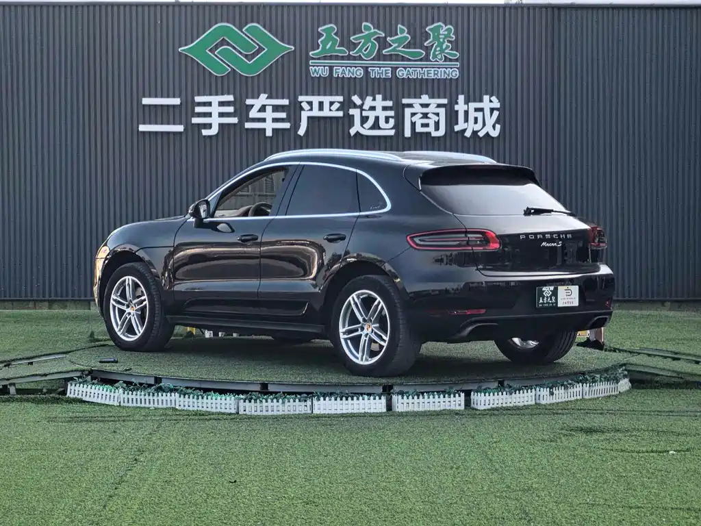 Porsche Macan — миниатюра 8