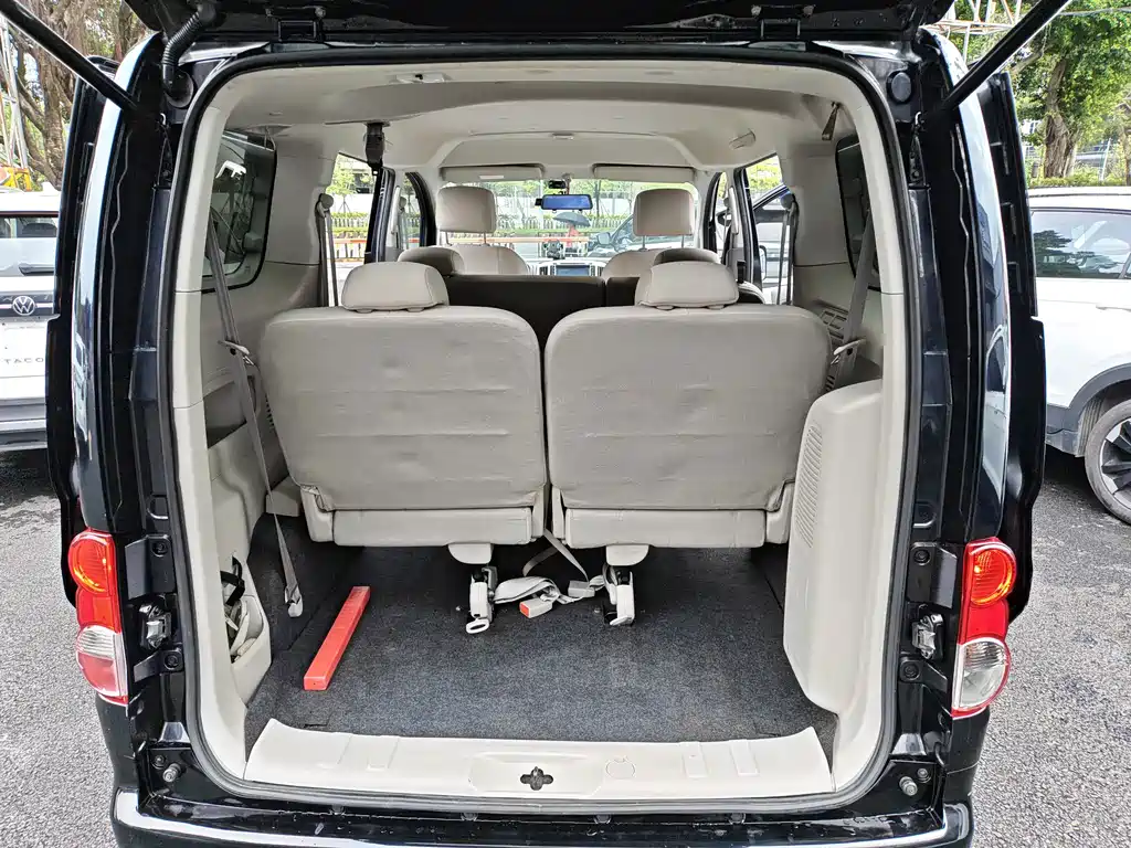 Nissan NV200 — миниатюра 18