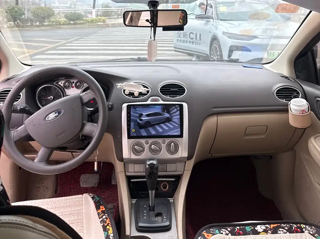 Ford Focus 2011 1.8L AT Fashion