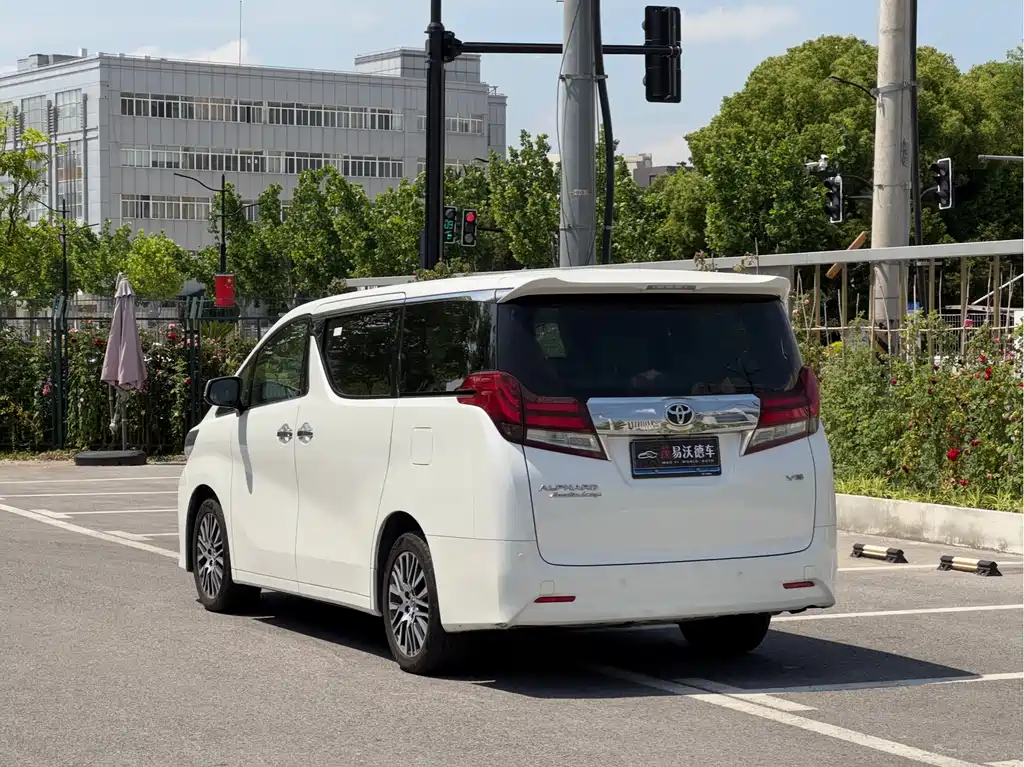 Toyota Alphard 2018 3.5L Luxury