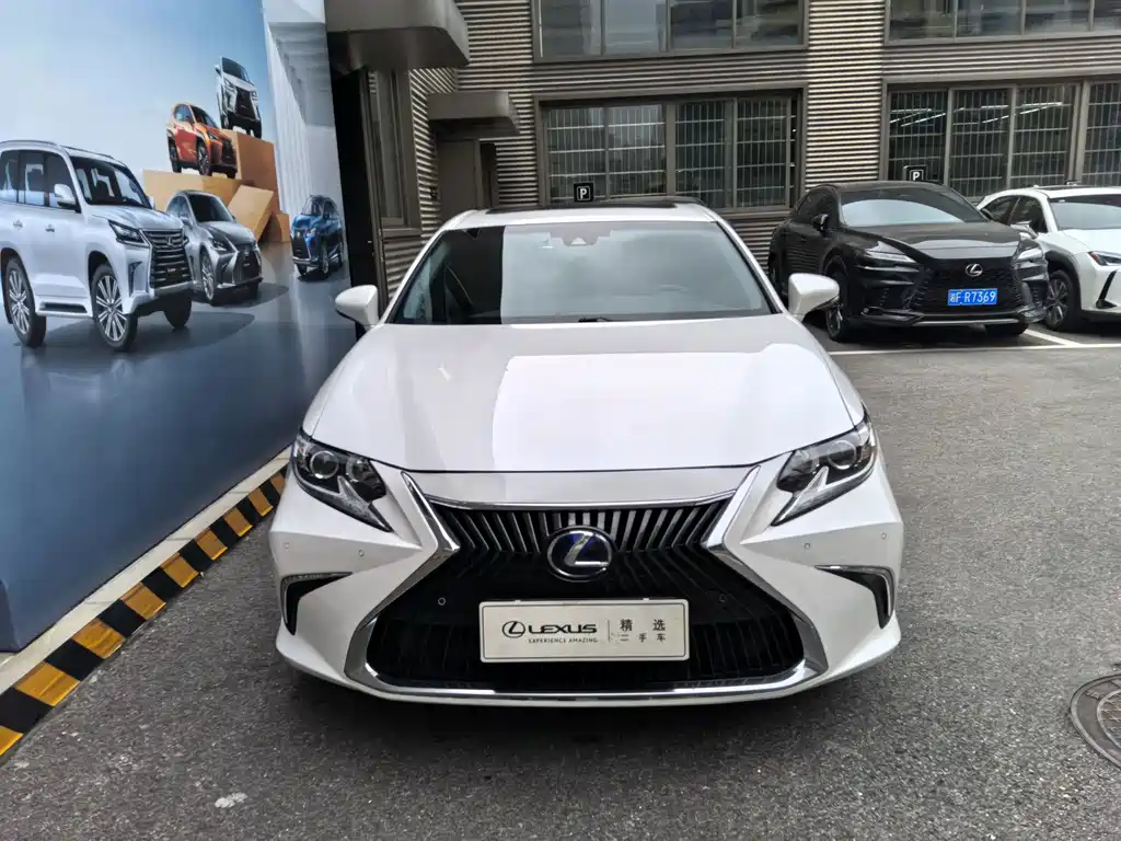 Lexus ES 2015 300h Comfort