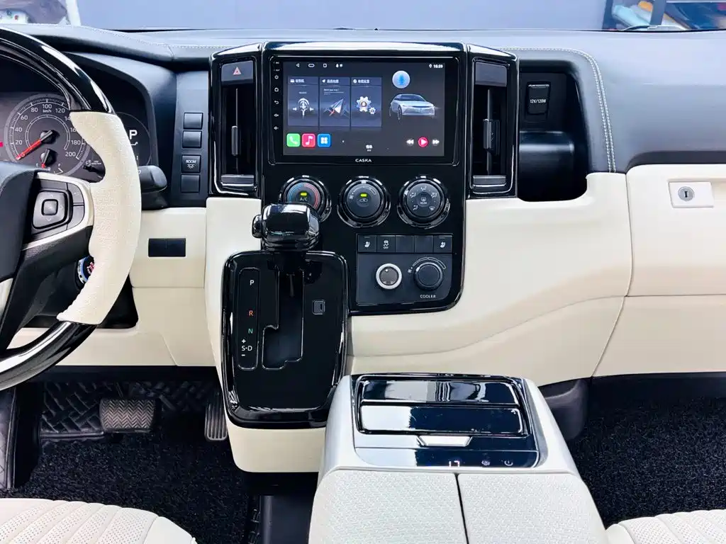 Toyota Hiace — миниатюра 9