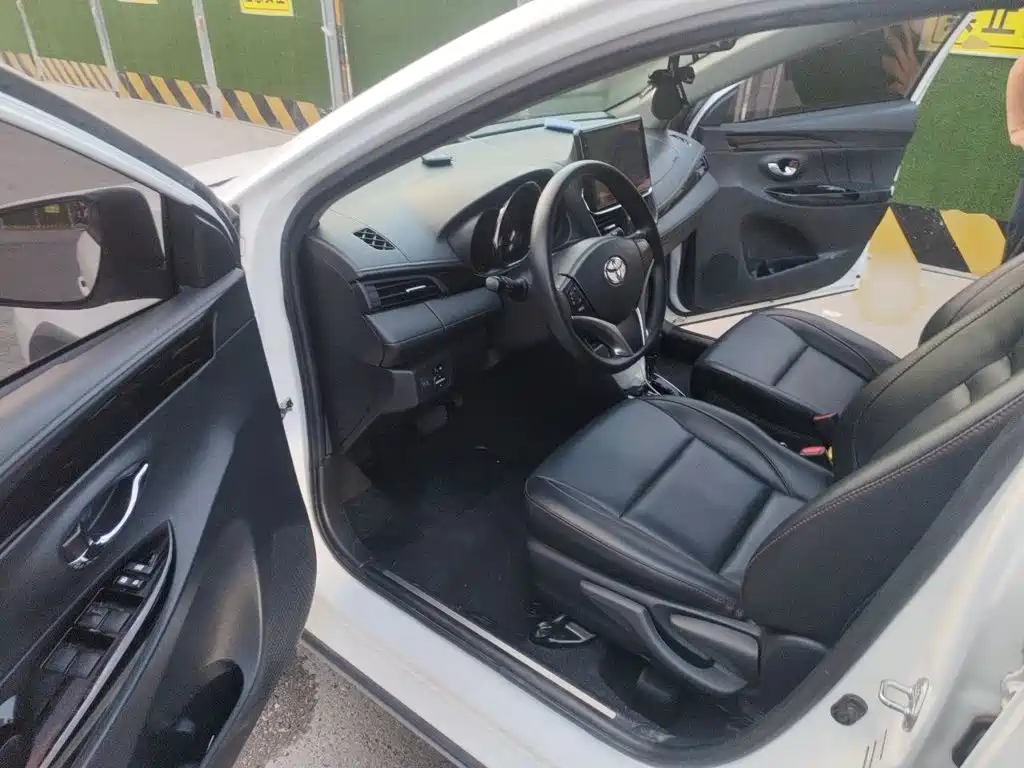 Toyota Yaris L — миниатюра 12