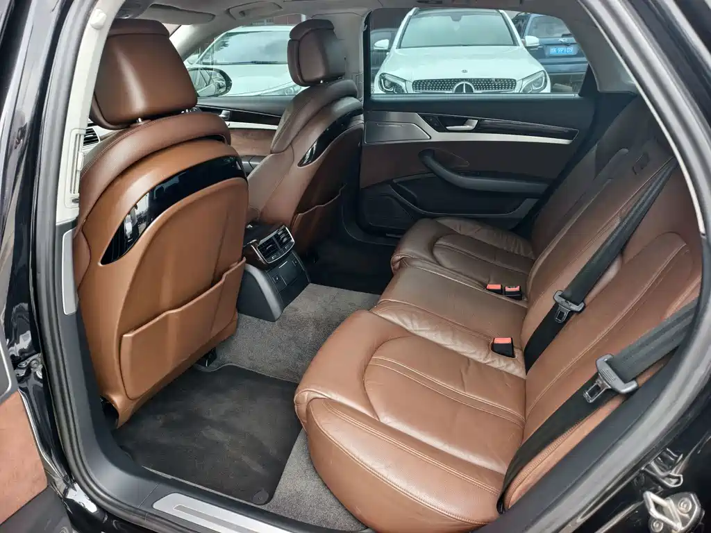 Audi A8 — миниатюра 13