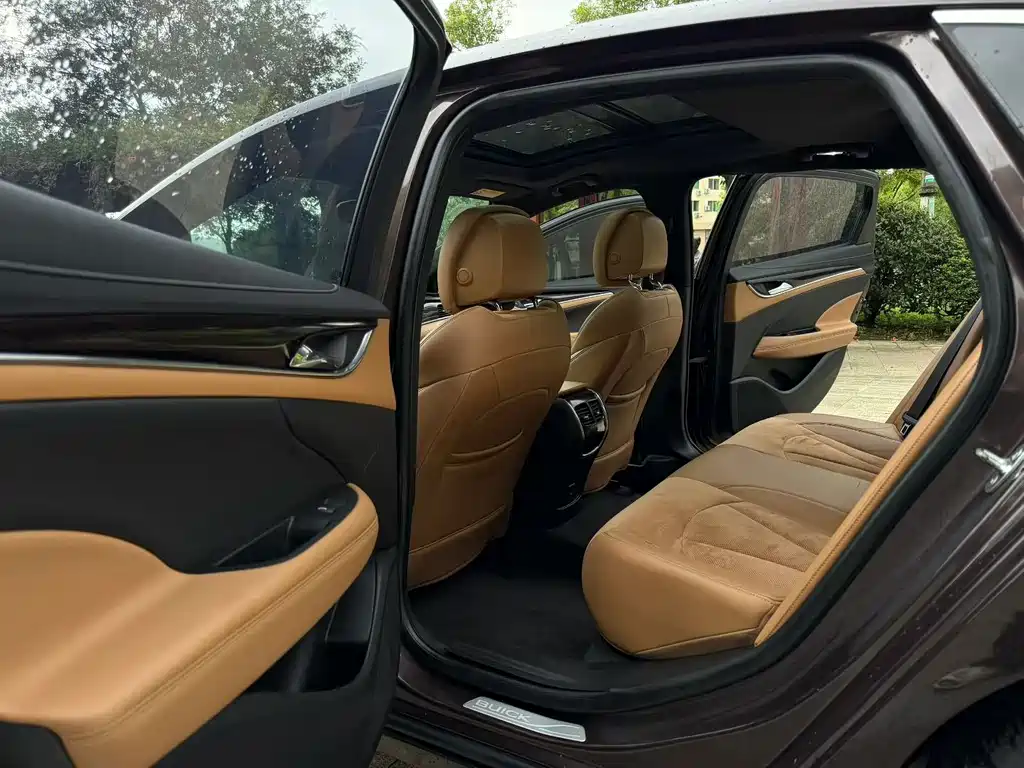 Buick LaCrosse — миниатюра 6