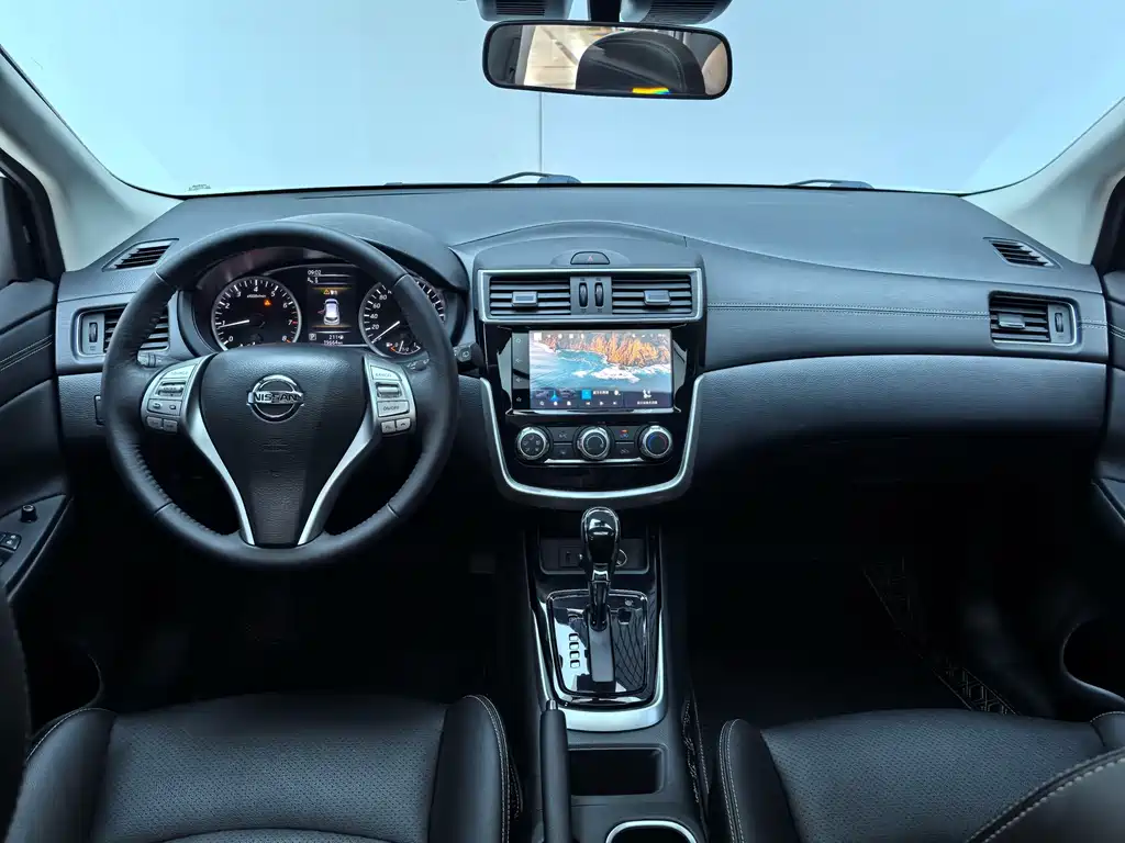Nissan Tiida — миниатюра 10