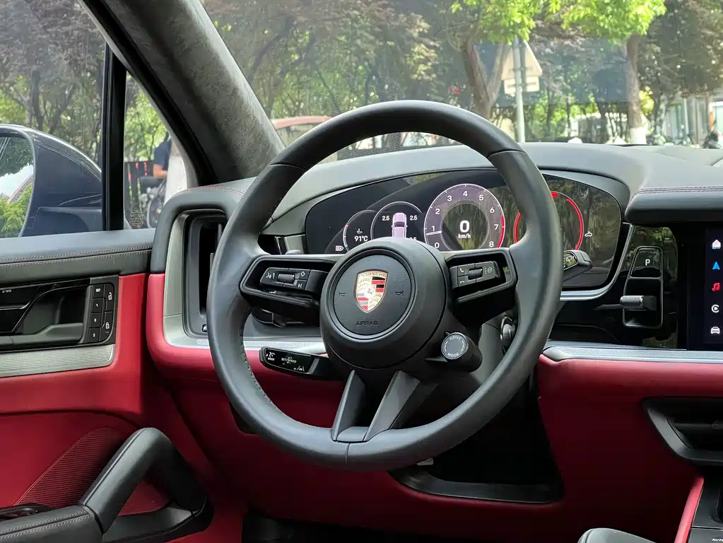 Porsche Cayenne — миниатюра 12